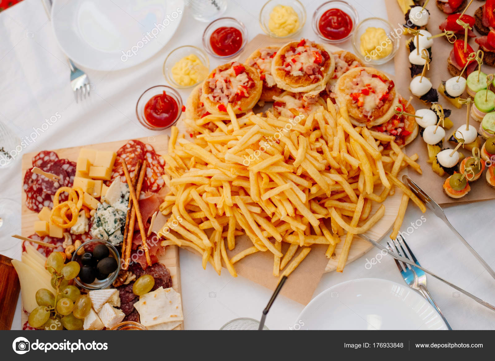 french fries mini pizzas