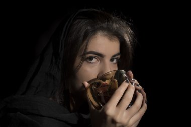 Genç kadın, stüdyo portre