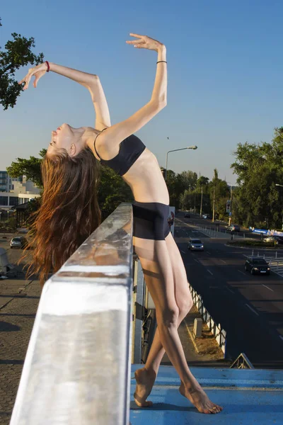 Ballerina on bridge — Stock Photo, Image