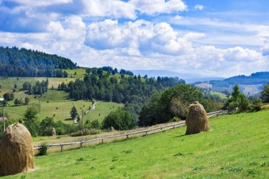 Karpat Dağları üzerinden panoramik görünüm