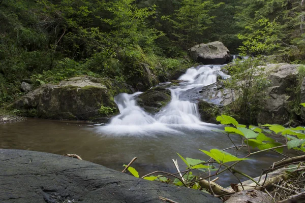 Waterfall on mountain river — Stock Photo, Image