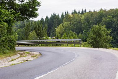 Vahşi Karpat Dağları aşmak yollar 