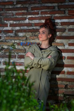 Kızıl saçlı mavi gözlü