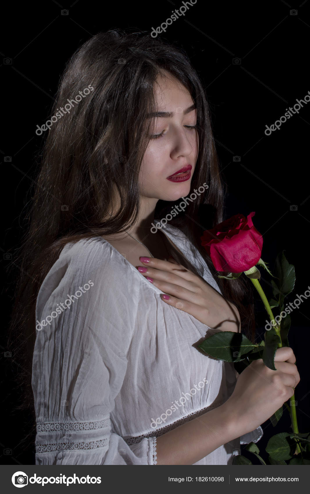 Red Rose Posy – Tulipanna