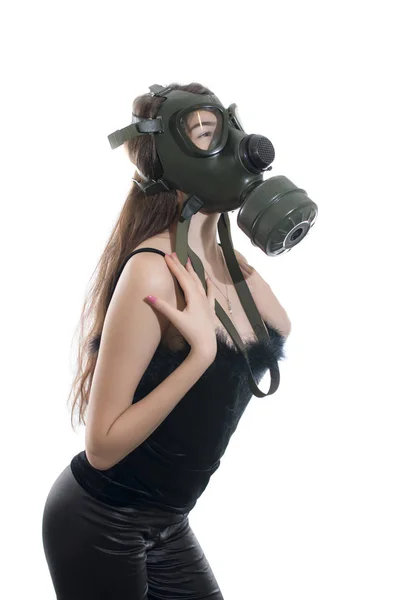 Junges Mädchen Mit Gasmaske Posiert Auf Weißem Hintergrund — Stockfoto