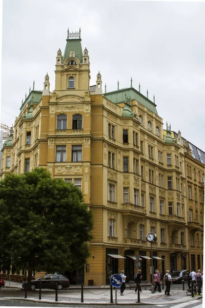 Prag eski şehir içinde güzel bir eski ev. Çek Cumhuriyeti