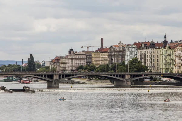 Visa Stranden Floden Moldau Prag Tjeckien — Stockfoto