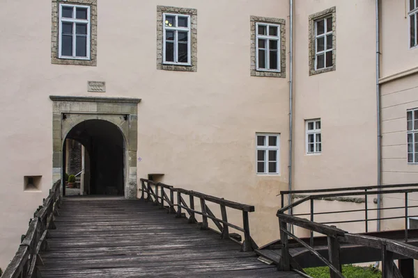 Puente Madera Que Conduce Entrada Del Castillo Uzhhorod Ucrania —  Fotos de Stock