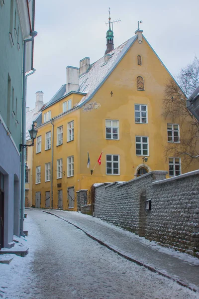 Narrow Street Old Town Tallinn Winter Estonia — Stock Photo, Image