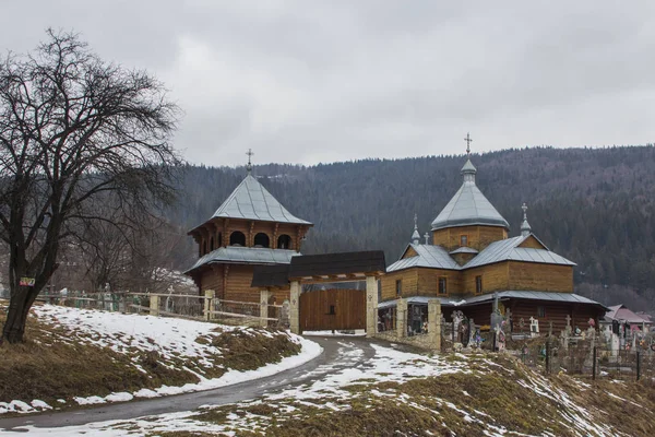 View Wooden Church Assumption Blessed Virgin Mary Carpathian Village Yaremche — Stock Photo, Image