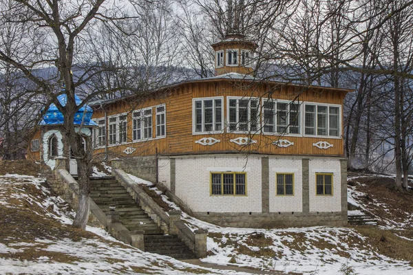 Vintage Wooden Building Territory One Sanatoriums Carpathian Village Yaremche Winter — Stock Photo, Image