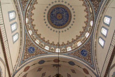 İstanbul 'daki tarihi Atik Ali Paşa Camii' nin içi. Türkiye