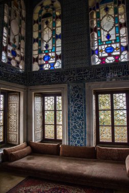 İstanbul 'daki Topkapı Sarayı' nın zengin iç mekanı. Türkiye.