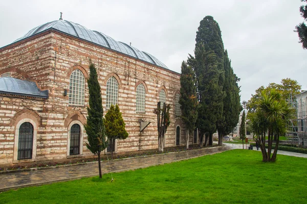 Edificios Históricos Palacio Topkapi Estambul Durante Lluvia Turquía — Foto de Stock