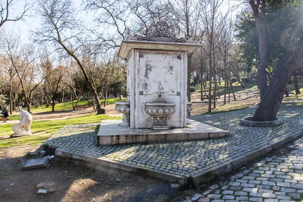 Historischer Trinkbrunnen Yildiz Park Istanbul Einem Sonnigen Tag Türkei — Stockfoto