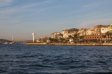 Günbatımında İstanbul 'un Uskudar ilçesinin Boğaz' dan görünüşü. Türkiye