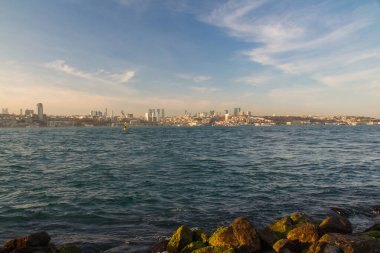 İstanbul 'un Taksim ilçesinin gün batımında Boğaziçi manzarası. Türkiye