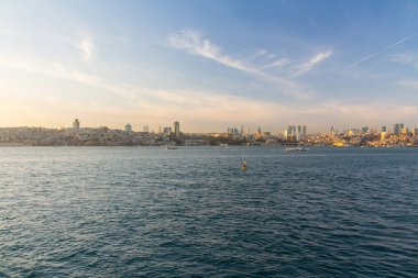 İstanbul 'un Taksim ilçesinin gün batımında Boğaziçi manzarası. Türkiye
