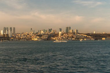 İstanbul 'un Taksim ilçesinin gün batımında Boğaziçi manzarası. Türkiye
