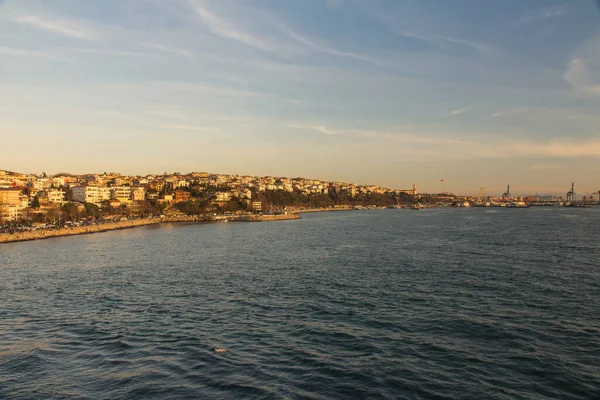Вид Район Ускудар Порт Стамбула Босфора Закате Турция — стоковое фото