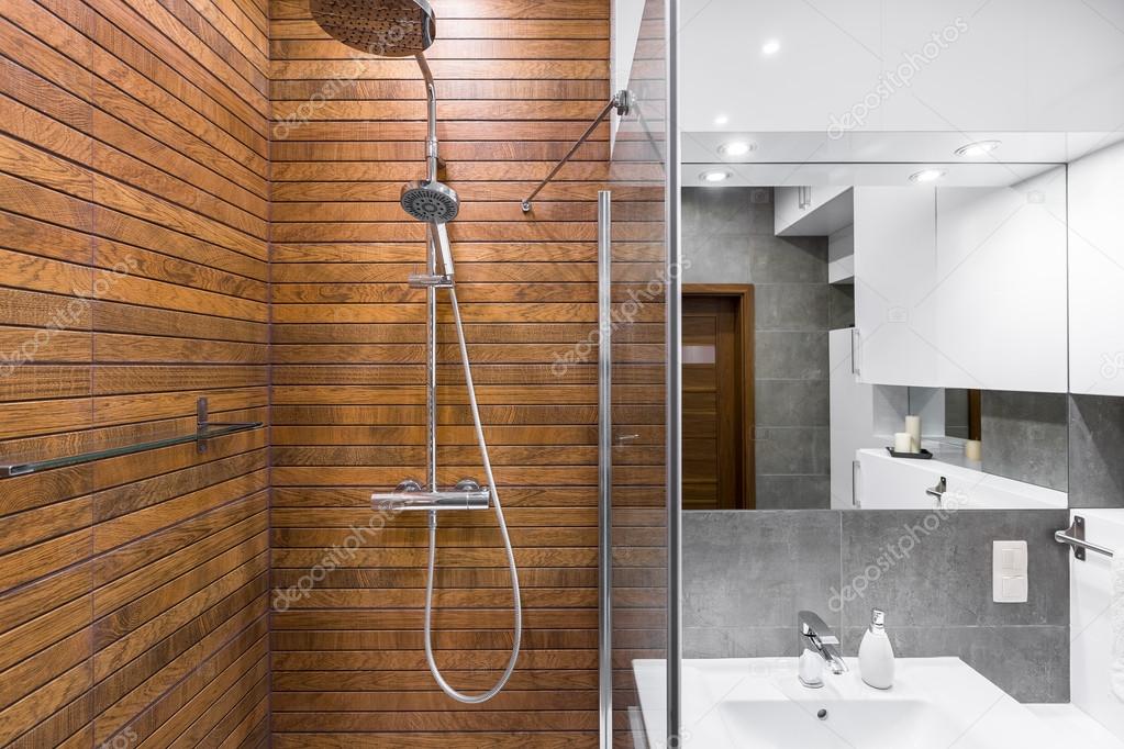Ãj design fából készült zuhany ötlet — stock fotó © in4mal #124944110 Fürdőszoba zuhanyzó ötletek