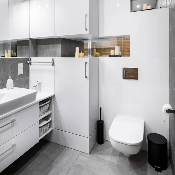 Witte hoogglans badkamer — Stockfoto