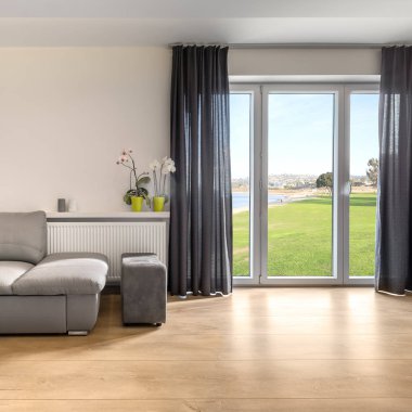 Balkonlu geniş oturma odası