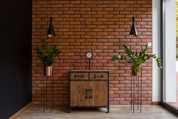 Habitación elegante con pared de ladrillo —  Fotos de Stock