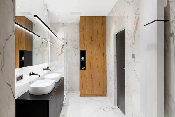 Luxury bathroom in marble — Stock Photo, Image