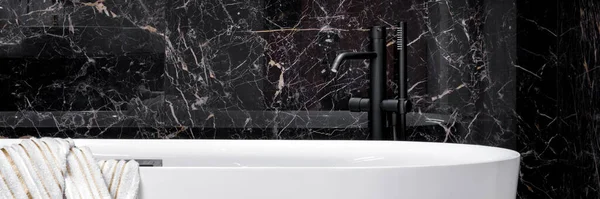 Black Faucet Elegant White Bathtub Bathroom Dark Marble Wall Panorama — Stock Photo, Image