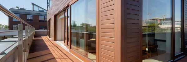 Stylish Long Wooden Home Balcony Silver Balustade City View — Stock Photo, Image