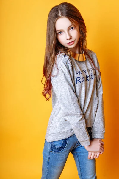 Cute girl teenage with long hair posing studio nature portrait — Stock Photo, Image