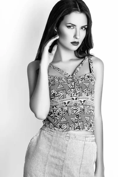 Studio photo of young woman on white background. Black and white — Stock Photo, Image