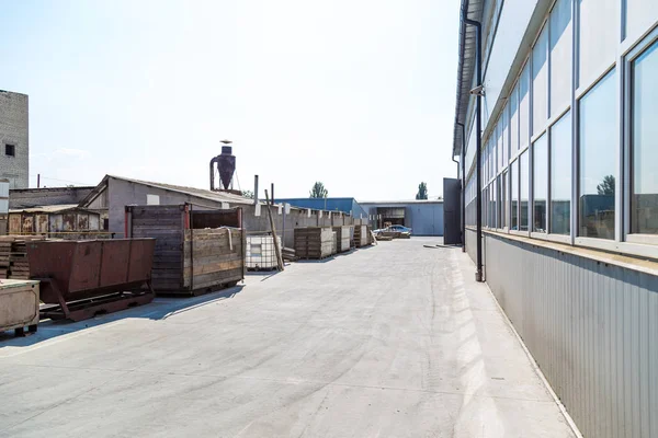 Manufacture building. Territory of the plant — Stock Photo, Image