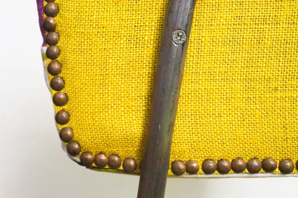 Vintage sandalye sarı ayrıntılı — Stok fotoğraf