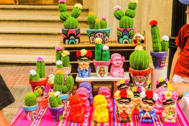 Tığ işi rakamlar Frida ve Buda