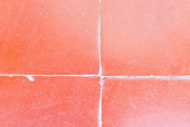 Kırmızı kiremitli kat