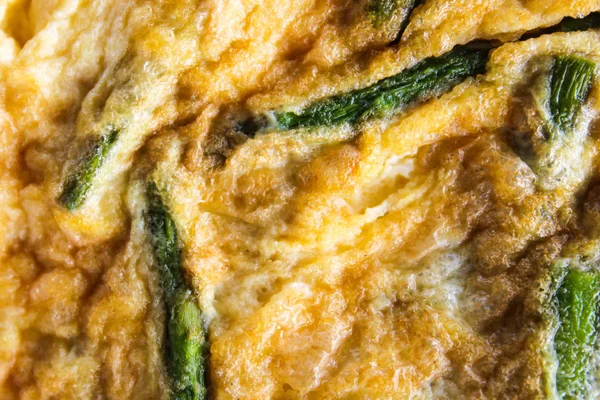 Szparagi omlet detal jedzenie — Zdjęcie stockowe