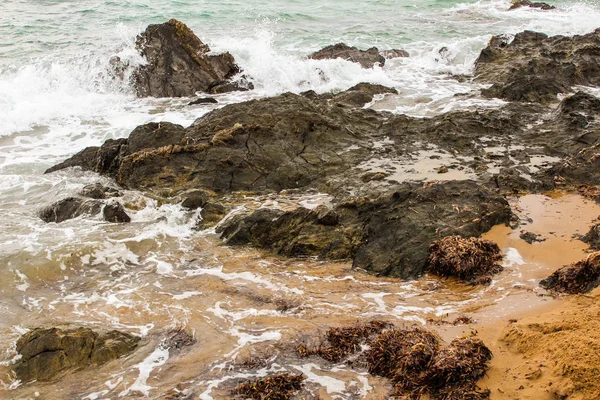 La mer dans les rochers — Photo