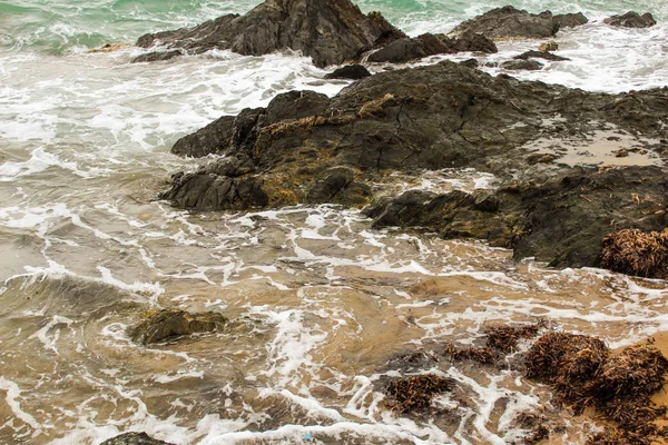 La mer dans les rochers — Photo