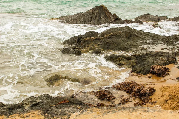La mer dans les rochers — Photo