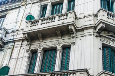 Vintage Building Facade Mimari