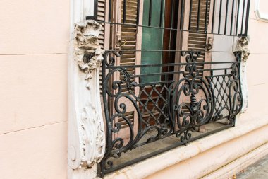 Vintage Pencere Detaylı Mimari