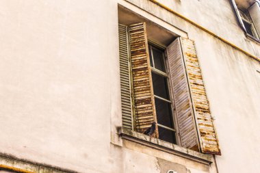 Vintage pencere mimarisini ayrıntılandır