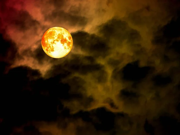 Super full blood moon in the night sky — Stock Photo, Image