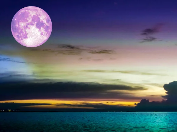 Super luna nuvola cielo freddo sul mare — Foto Stock