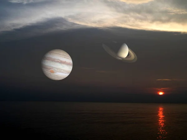 Закат на морском соколе и фоне сатурна в космосе — стоковое фото