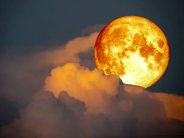 Super full blod månen månsken molnet solnedgång sky — Stockfoto