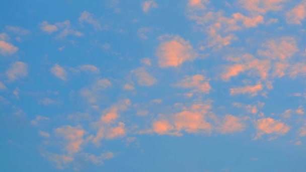 Nube blu scuro sul cielo del tramonto in movimento time lapse — Video Stock