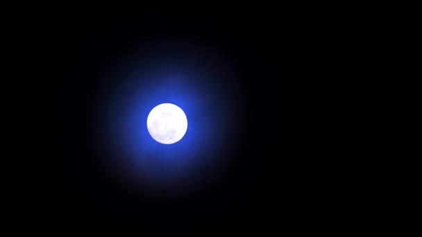 A telihosszú éjszakák Hold és holdfény az éjszakai égen és felhő múlásával — Stock videók